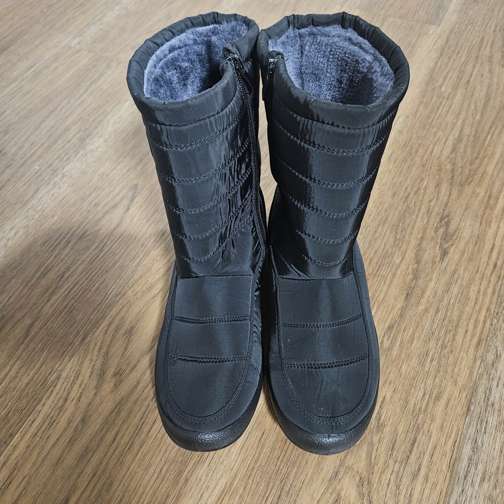 Source Unknown Black Quilted Winter Boots